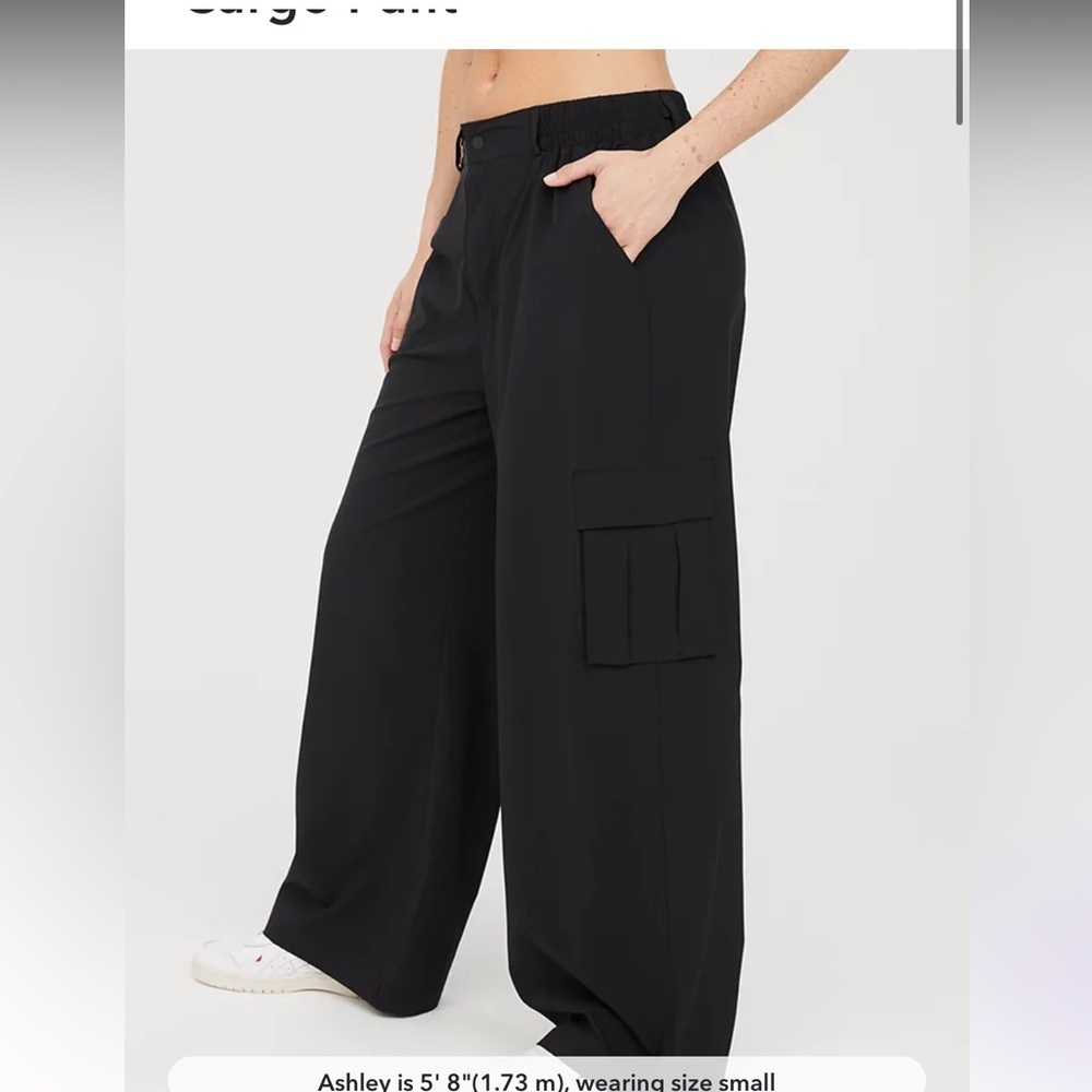 OFFLINE By Aerie Nylon Cargo Pant size small